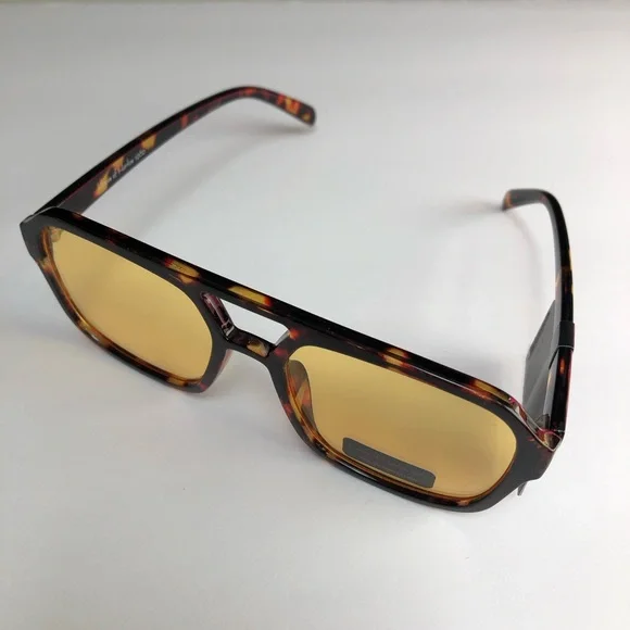 House of Harlow 1960 Tortoise Frame Sunglasses with Yellow Lenses - Picture 1 of 5